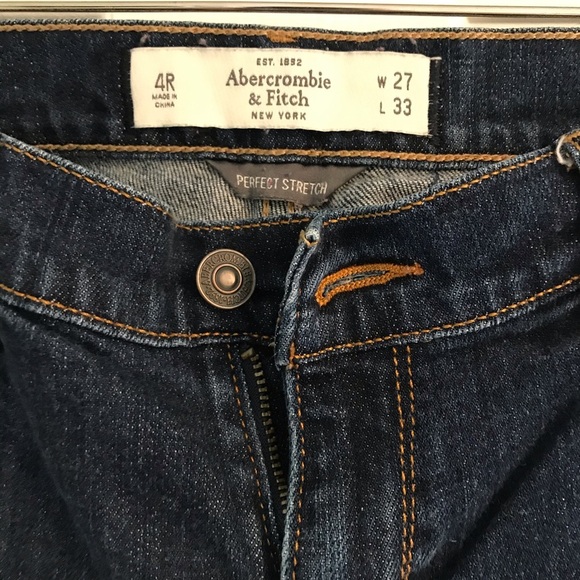 Abercrombie & Fitch women Jeans 4 only worn once - Picture 2 of 7
